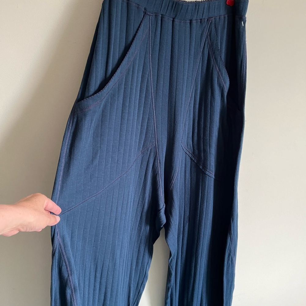 Free People Intimately Coffee Chat Joggers Soft Comfy BLUE Cotton Sz Medium NWOT - Picture 5 of 14